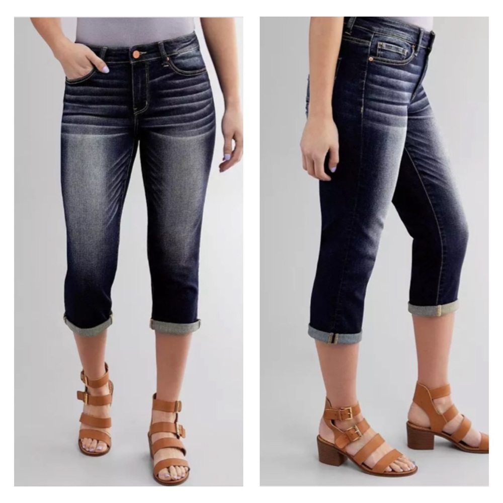 Buckle BKE Gabby Curvy Fit High Rise Capri Jeans Size 28 Stretch Dark Distressed